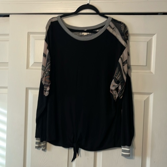 Anthropologie Tops - Anthropologie Sheer Print Solid Top